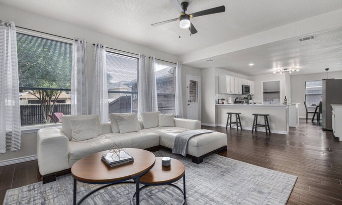 McKinney House | Contemporary home in the heart of McKinney
