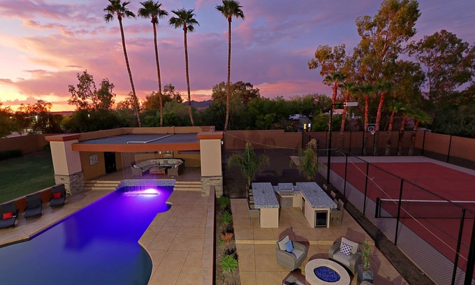 Mesa House | Contemporary Mesa Mansion