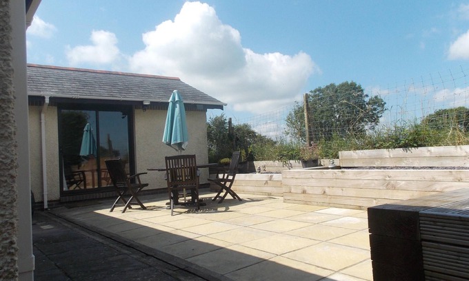 Kilgetty House | Contemporary, spacious 5* Tenby/Saundersfoot