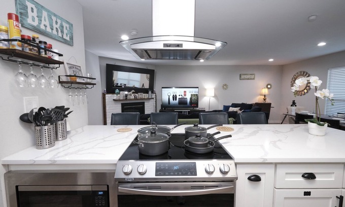 Allen House | Contemporary style and relaxation in Allen, TX
