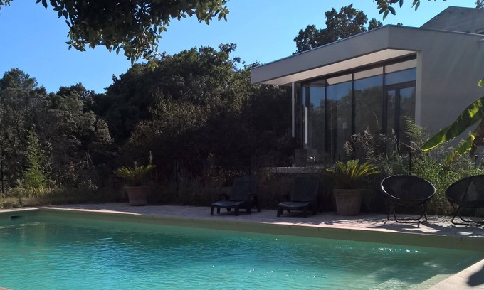 Assas Villa | Contemporary villa in a large Mediterranean-type landscape garden