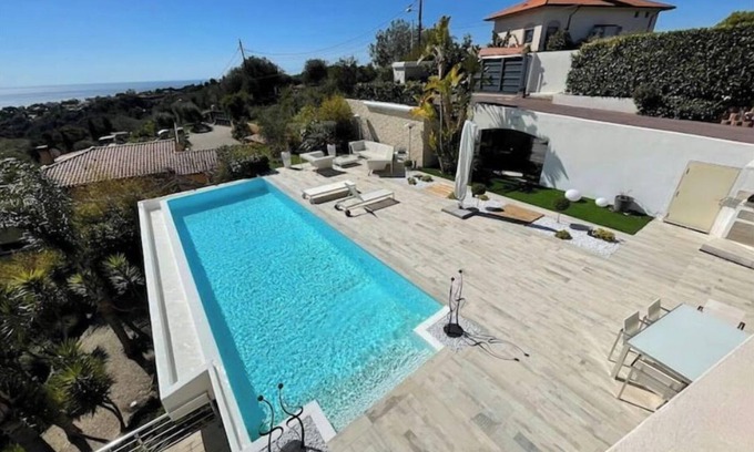Saint Antoine Villa | Contemporary villa with sea and mountain views 10 minutes from the beach