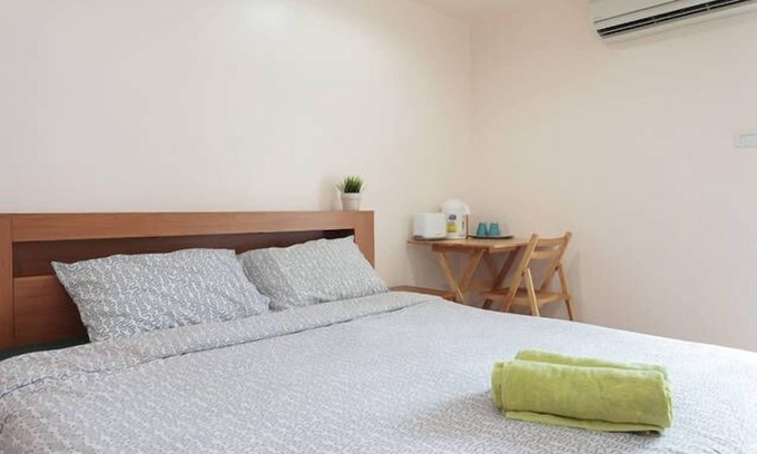 Bang Na Apartment | Convenient 32SQM with WiFi/Netflix near BTS