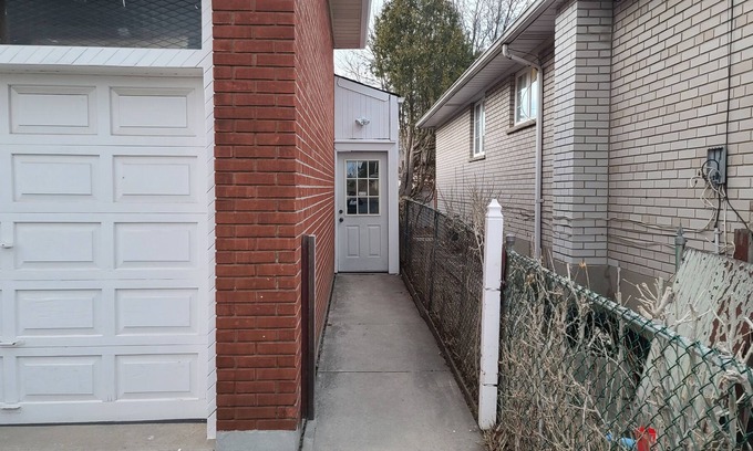 Newtonbrook House | Convenient