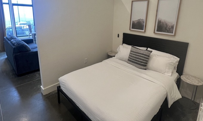 Jonesboro Apartment | Convenient downtown loft perfect for work trips