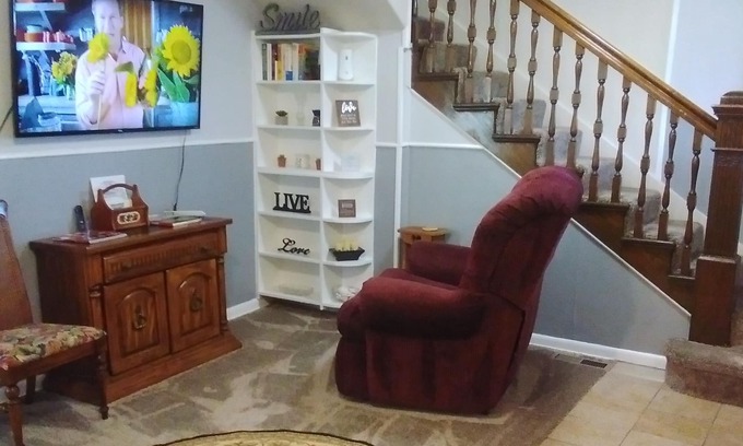 Tulsa House | Convenient Family-Friendly Home -10 Min to Tulsa!"