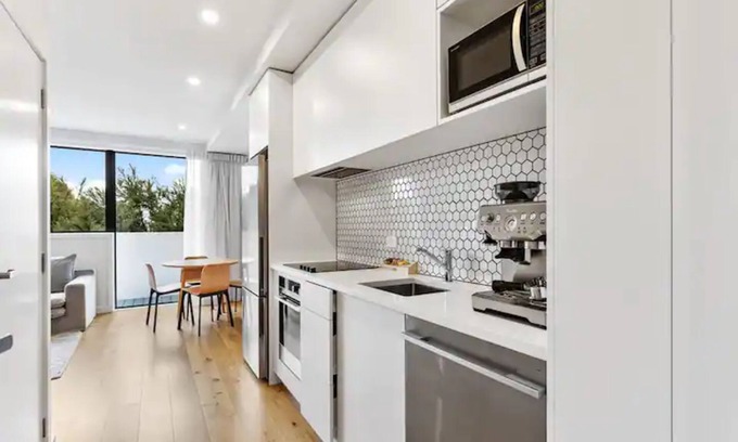 Mission Bay House | Convenient Modern 2-Bedroom Unit With Free Parking