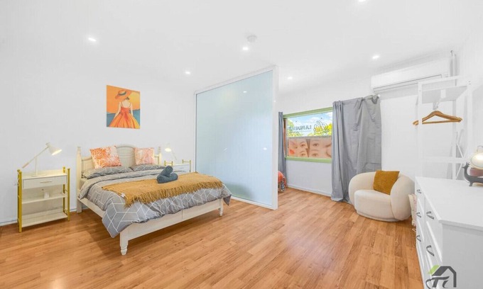 Eastwood Apartment | Convenient Sanctuary in Eastwood