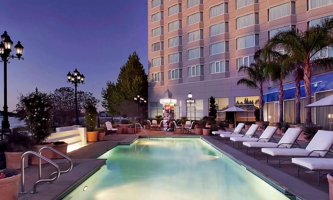 Redwood Shores House | Convenient Stay, Superb Location! Outdoor Swimming Pool, Pets are Allowed!
