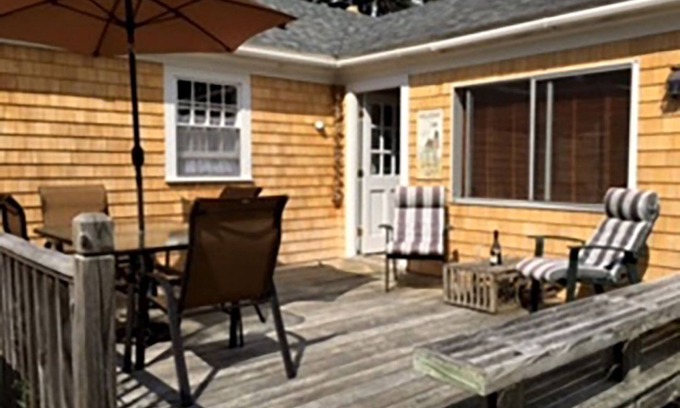 Harwich Port House | Convenient to beaches, shops and all Harwichport has to offer