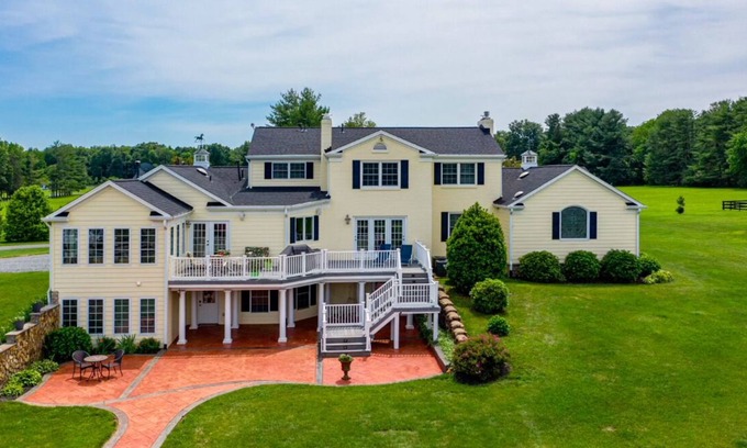 Broad Run Apartment | Convenient Upscale Apartment on Horse Farm! Minutes to everything!