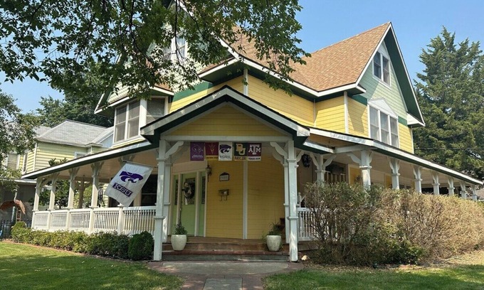Manhattan Apartment | Convenient Victorian suite near City Park, Aggieville, Campus and Downtown