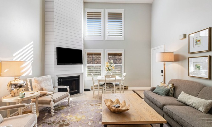Wolf Creek Condo | Conveniently located condo close to top-ranked skiing with pickleball & sauna