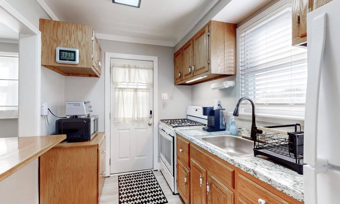 Rosedale House | Conveniently Located House with Exclusive Parking, Minutes to Downtown Baltimore