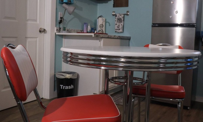Saint Jo Cabin | Conveniently located near downtown Saint Jo