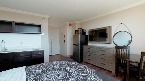 Downtown Baltimore Apartment | Convention center executive properties Free indoor parking