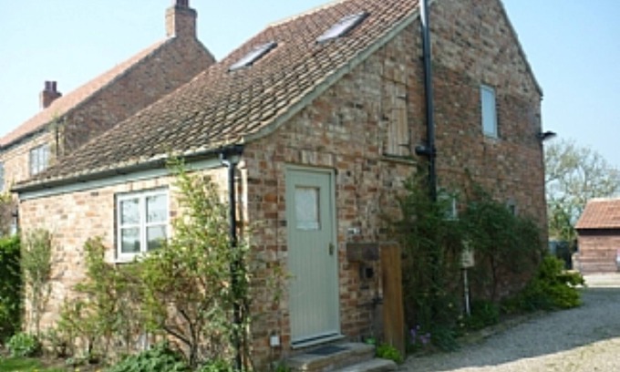 Lower Dunsforth Cottage | Converted Barn On Edge Of Village Setting