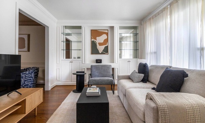 Lincolnia House | Cool Alexandria West 3BR, near Golf & Restaurants, by Blueground