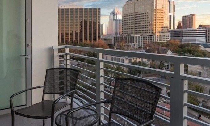 Civic District Condo | Cool Club Wyndham Austin, 2 Bedroom Deluxe Suite