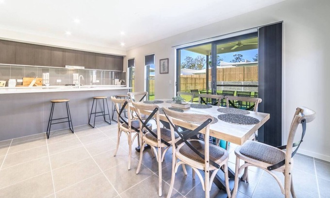 Coomera House | Cool Coomera Family Getaway near Theme Parks