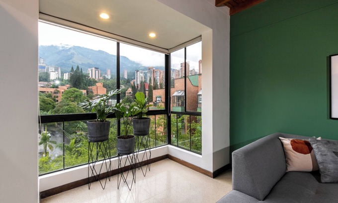 Las Lomas I Apartment | Cool design 2BR Flat in El Poblado with pool & gym