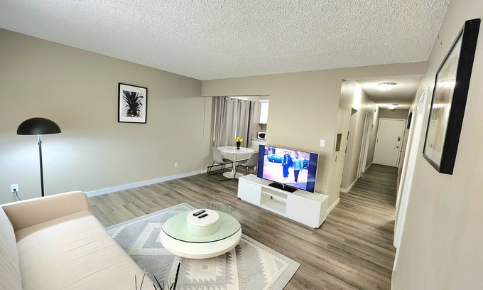 North Central Edmonton Apartment | Cool entire suite on Jasper Avenue Downtown.