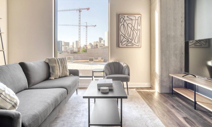 Golden Triangle Apartment | Cool Golden Triangle 1BR w/ Pool, Gym & W/D, next to Park, by Blueground