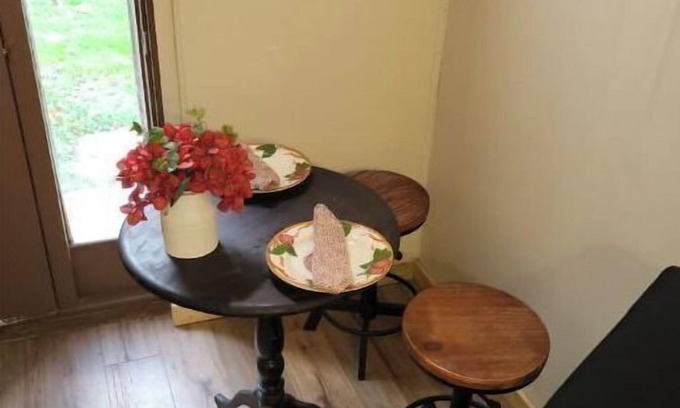 Frederick Other | Cool Smokehouse on historic Manor House grounds!