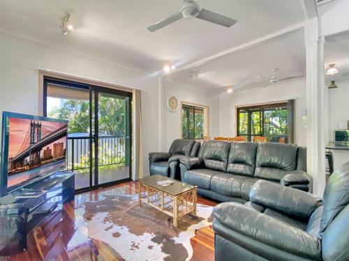 Horseshoe Bay House | Cool Waters at Horseshoe Bay