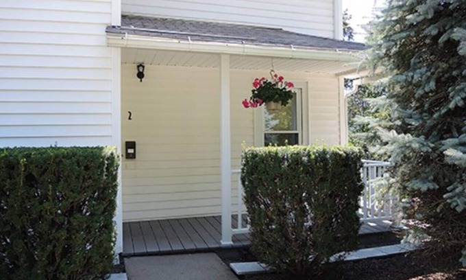 Oneonta Apartment | Cooperstown Baseball Rentals - 2nd Baseman
