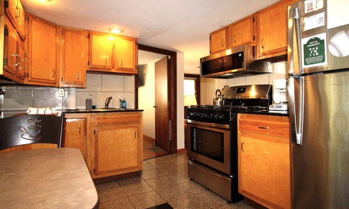 Oneonta Apartment | Cooperstown Baseball Rentals - 1st Baseman