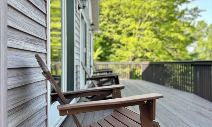 Cooperstown House | Cooperstown House close to Dreams Park