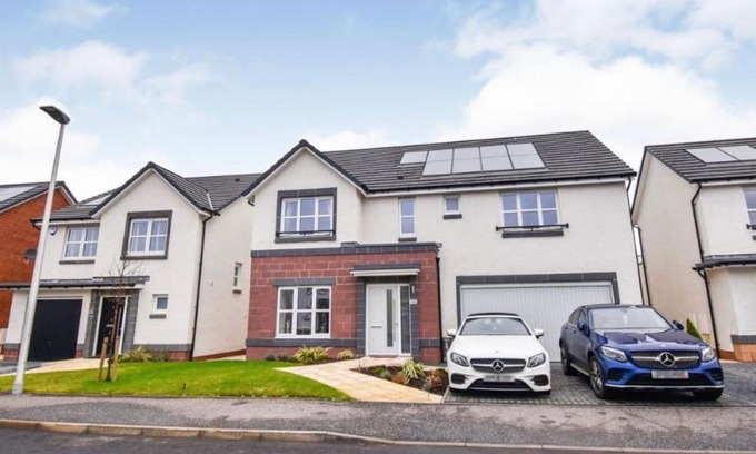 Bishopton House | Cop26 4 bedroom detached house