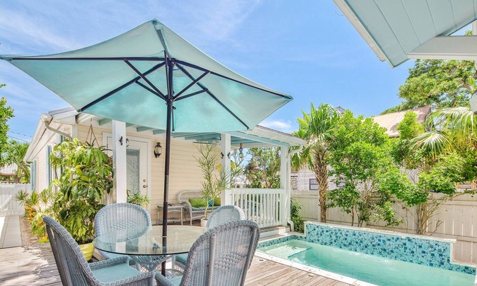 Old Town Cottage | ~ COPA CABANA ~ Classic Key West cottage just a stone’s throw from the water.