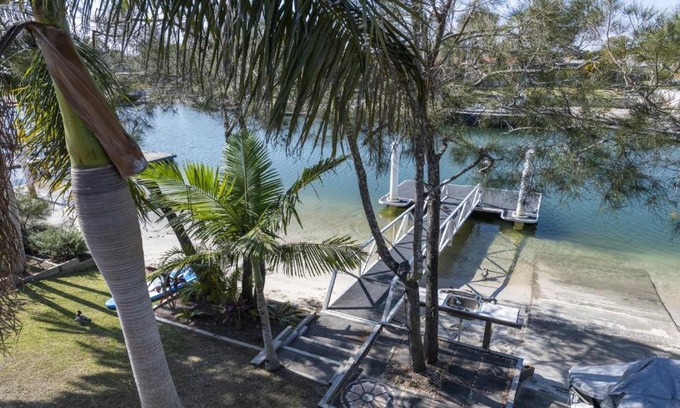 Yamba House | Copacabana House - Absolute Waterfront, Private Jetty