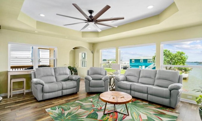 Rockport House | Copano Canal Retreat