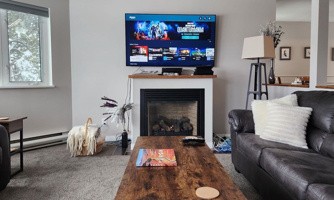 Whitehorse House | Copper Ridge House