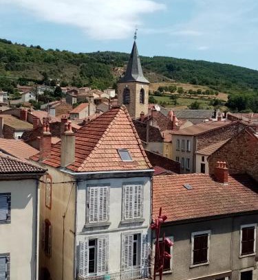 Massiac Apartment | coquelicot