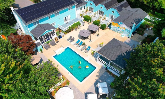 Rehoboth Beach Hotel | Coral Reef Suite - 2 rooms, Pool, Hot Tub, Sauna