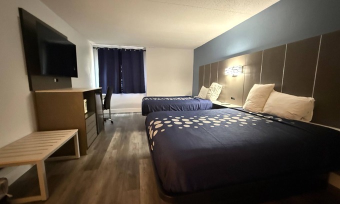 La Crosse Hotel | Coratel Inn and Suites La Crosse