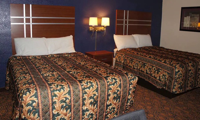 Waite Park House | Coratel Inn & Suites By Jasper Waite Park - 2 Queen Bed Non-Smoking