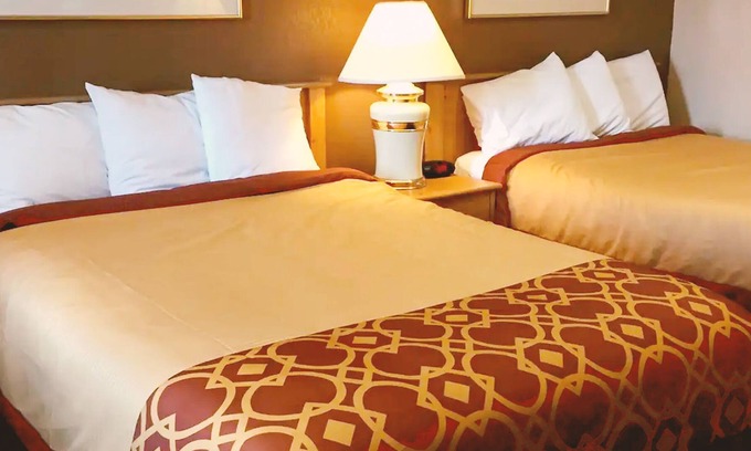Mankato House | Coratel Inn & Suites by Jasper Mankato- Deluxe 2 Queen Bed NS