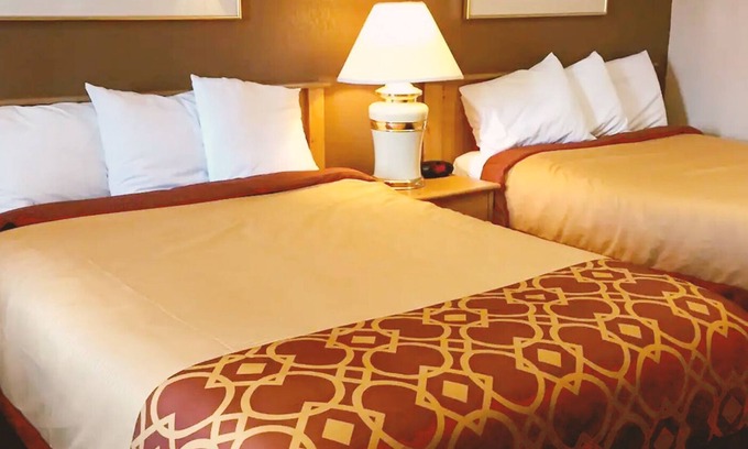 Mankato House | Coratel Inn & Suites by Jasper Mankato -Deluxe 2 Double Bed NS