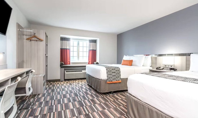 Rochester House | Coratel Inn & Suites by Jasper Rochester-2 Queen Bed Non Smoking