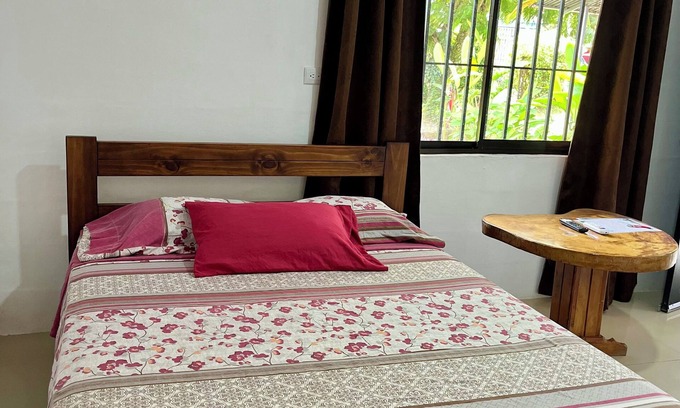 Puerto Jimenez Apartment | Corcovado House with AC Surrounded by nature and in the center of town!