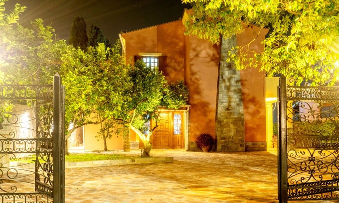 Corfu Town Villa | Corfu Private Villa With Pool. Short Walk to City
