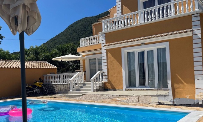 Dafnata Villa | Corfu villas with pool