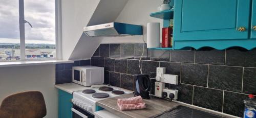 Cork Apartment | Cork Apartment with River Views -Cosy in Cork