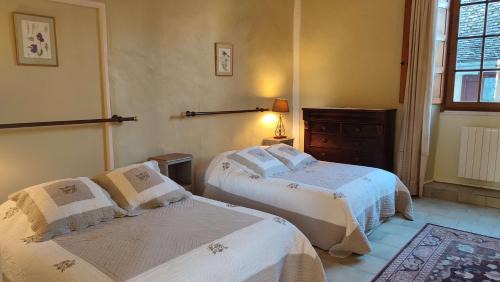 Issigeac House | Cornemuse Cottage Une maison entière de 100 m2 avec cuisine, séjour et jardin au centre d'Issigeac