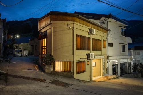 Nozawaonsen Apartment | Corner House